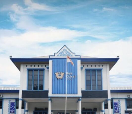 2 Oknum Bea Cukai Kota Dumai Dinilai “Idiot”, Larang Wartawan Konfirmasi